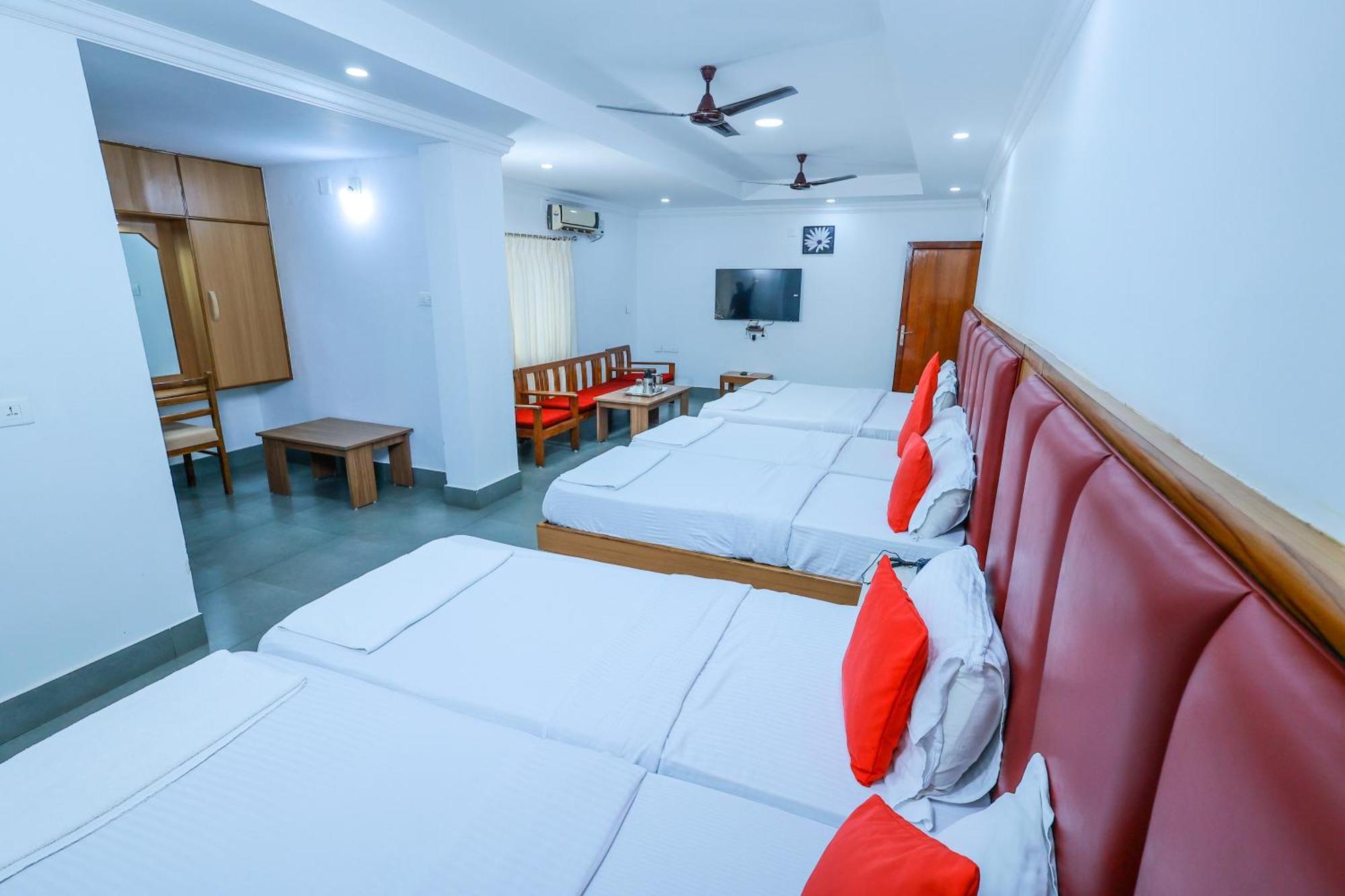 Hotel Janardana Удупи Екстериор снимка