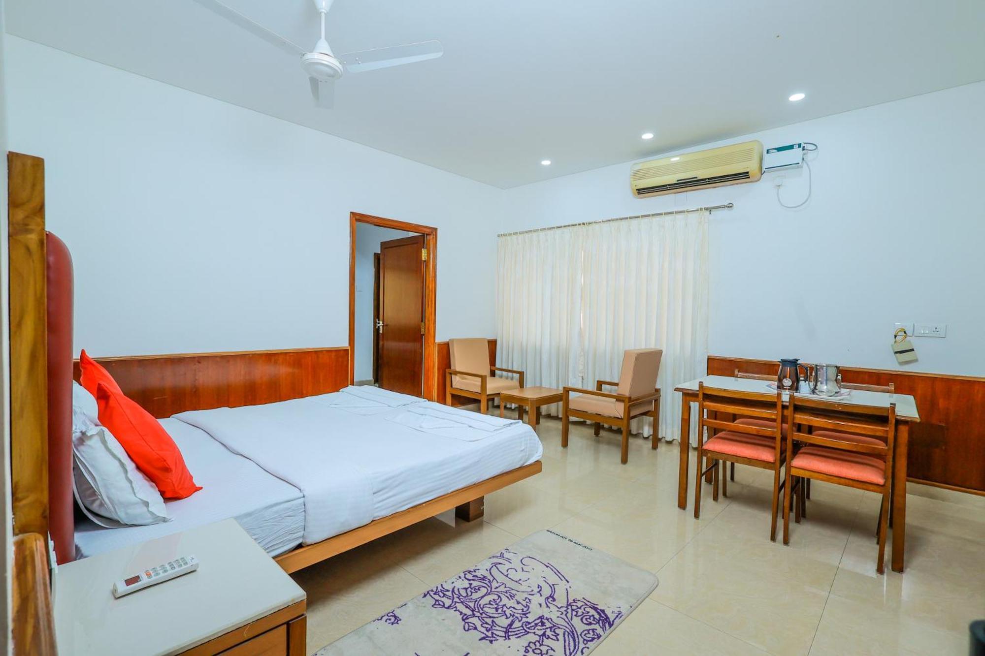 Hotel Janardana Удупи Екстериор снимка
